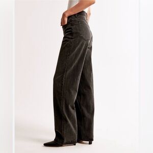 NWT Abercrombie and Fitch Drapey Rigid High Rise Loose Jean black size 34 18R